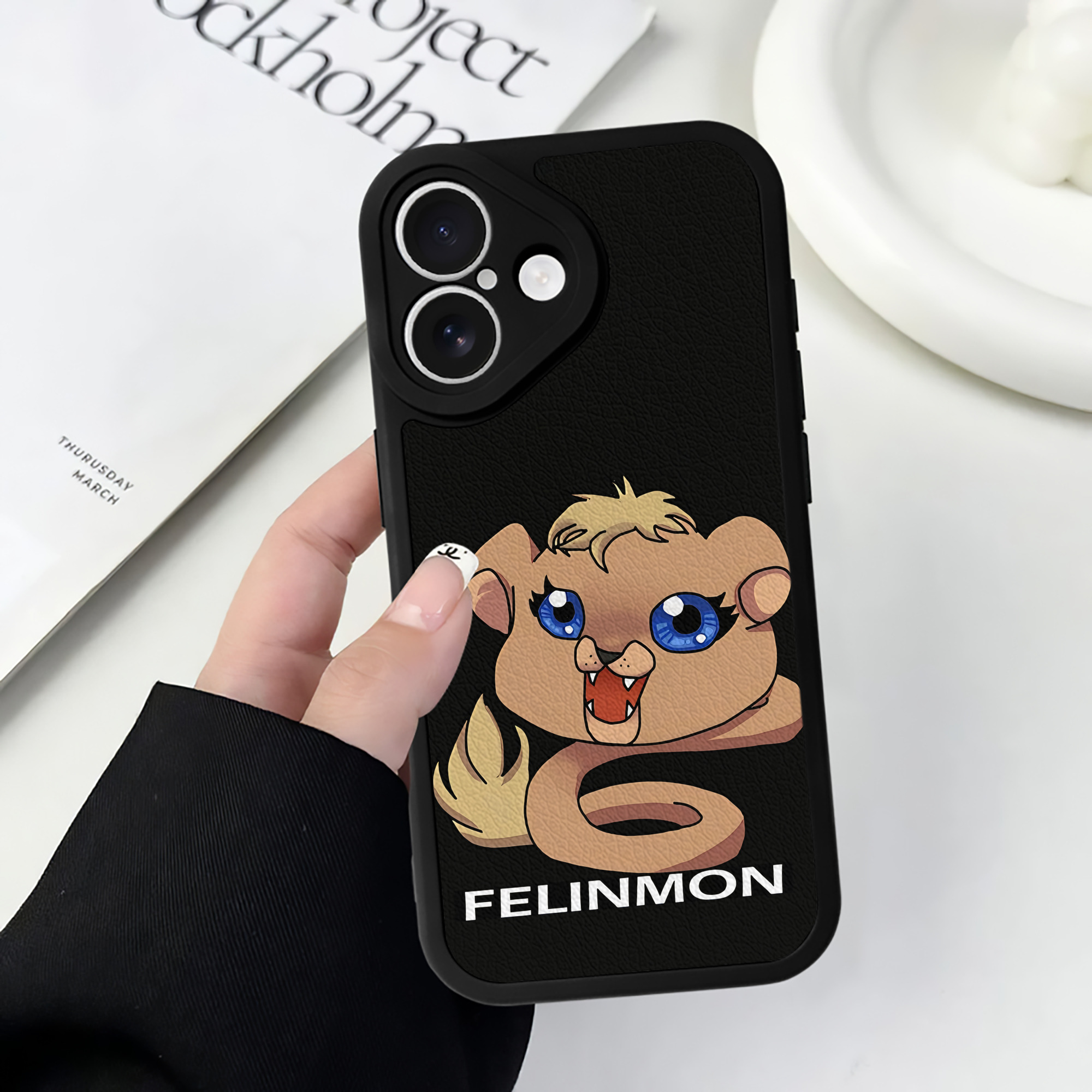 （画像用） Digimon デジタルモンスター/デジモン 【iPhone 16シリーズ対応】シリコンスマホケース（レザー調） 材質：シリコン